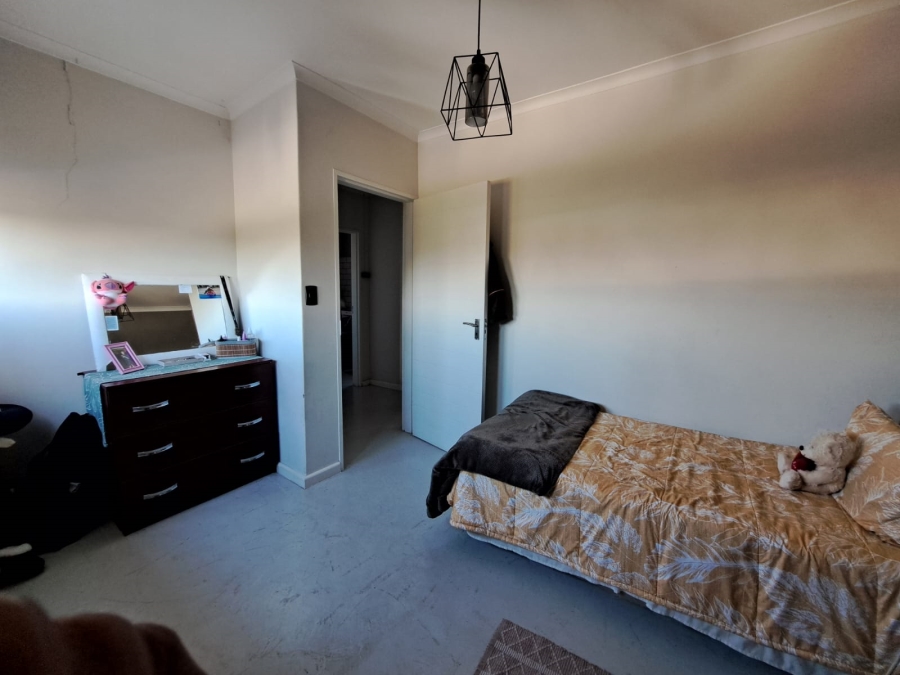 2 Bedroom Property for Sale in The Connifers Western Cape